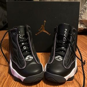 Nike Jordan Pro Strong Nike Youth 5.5 Ladies 7Black Air Jordans